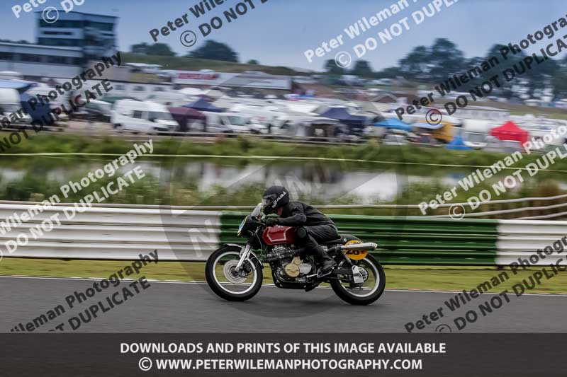 Vintage motorcycle club;eventdigitalimages;mallory park;mallory park trackday photographs;no limits trackdays;peter wileman photography;trackday digital images;trackday photos;vmcc festival 1000 bikes photographs